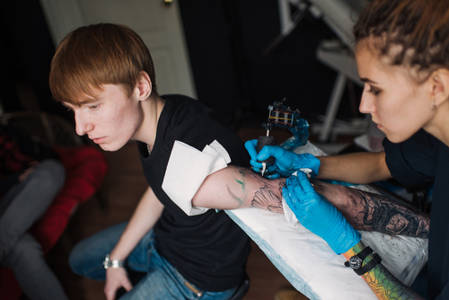 tetování mladistvých